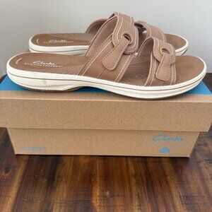Clarks Cloudsteppers Sandals in Size 11 Color Tan